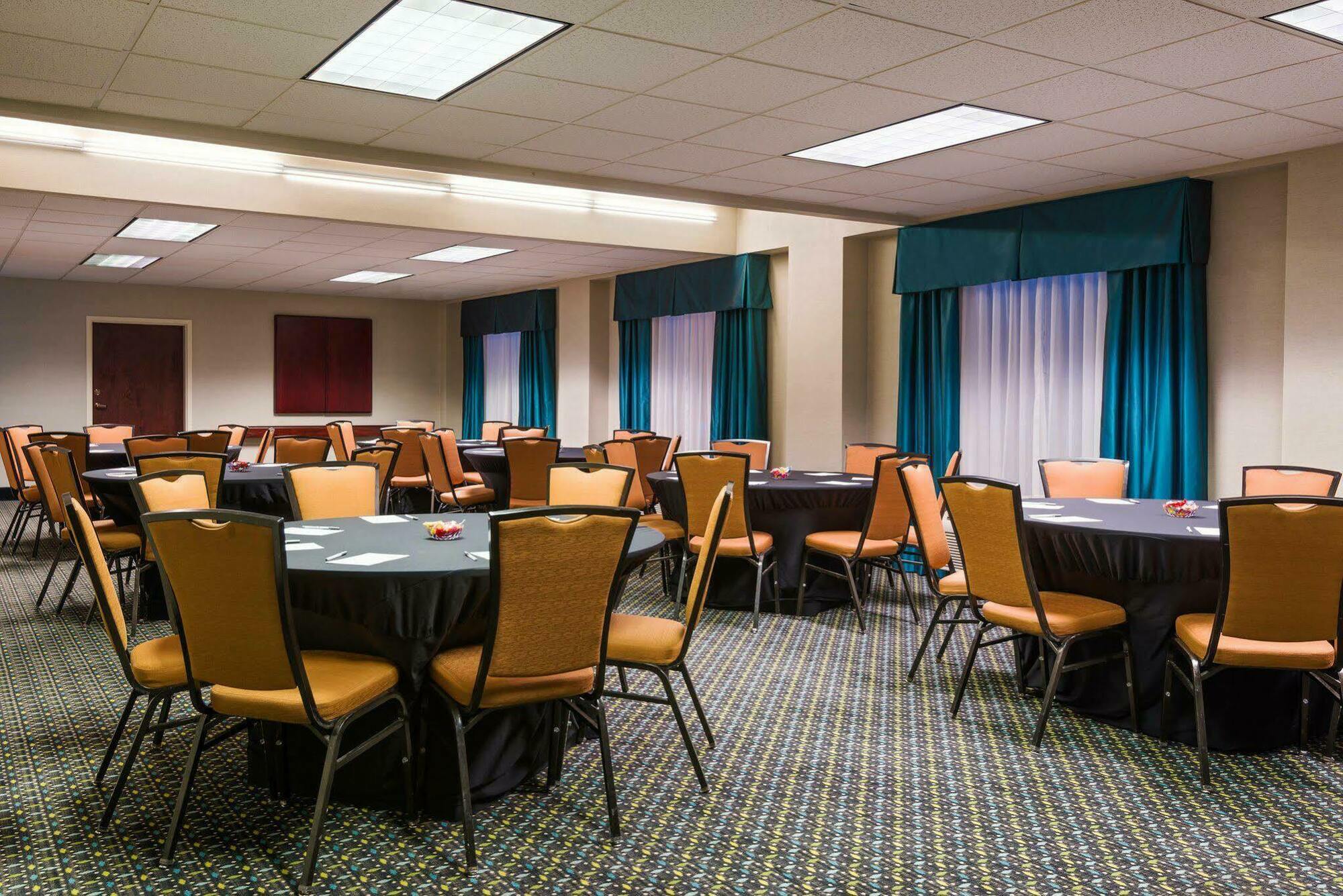 Hampton Inn Atlanta Perimeter Center Sandy Springs Exterior foto