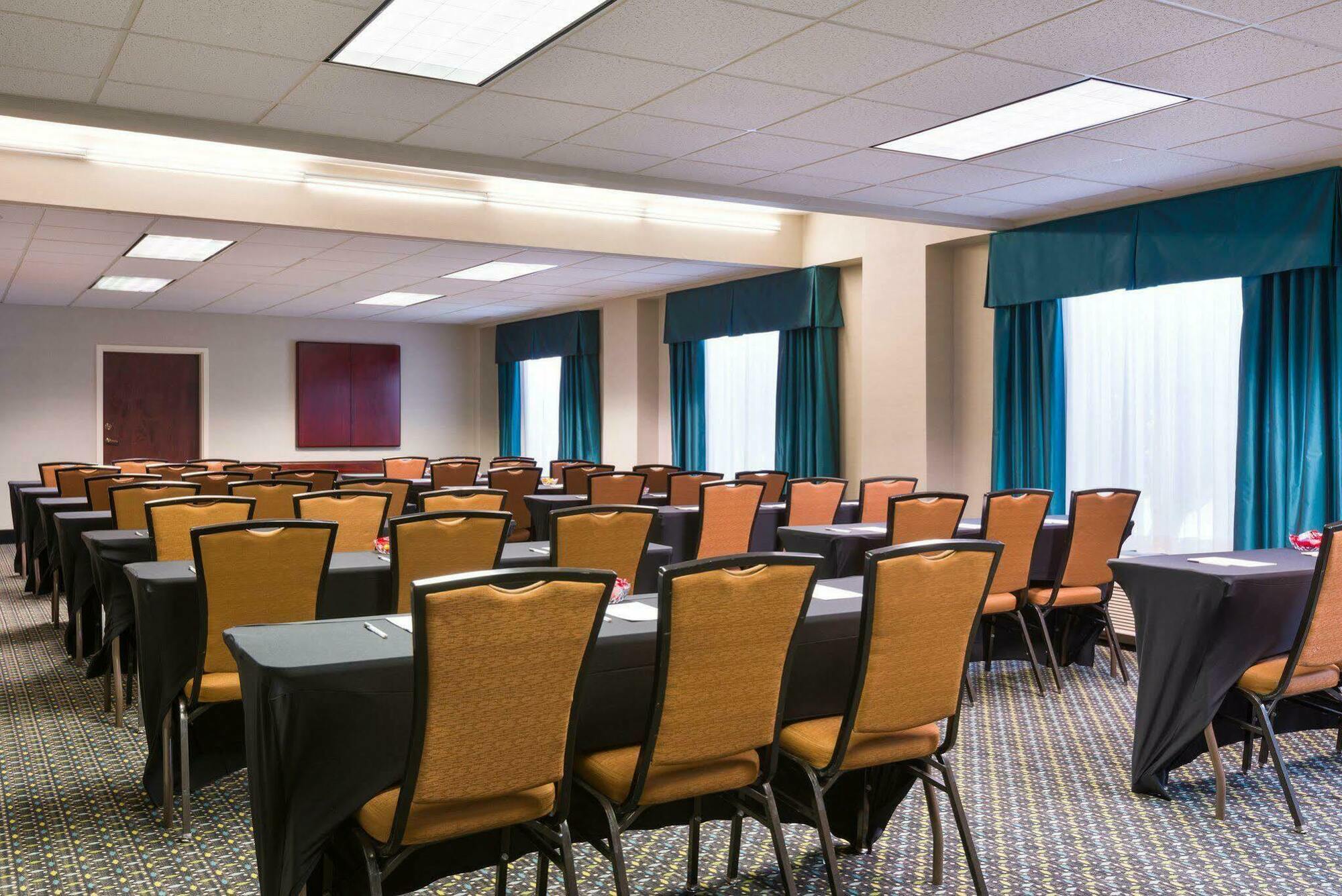 Hampton Inn Atlanta Perimeter Center Sandy Springs Exterior foto